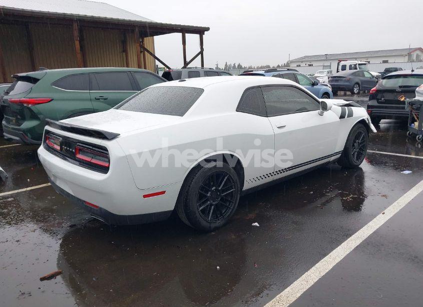 Photo 4 of 2016 Dodge Challenger SXT (VIN 2C3CDZAG7GH145371)