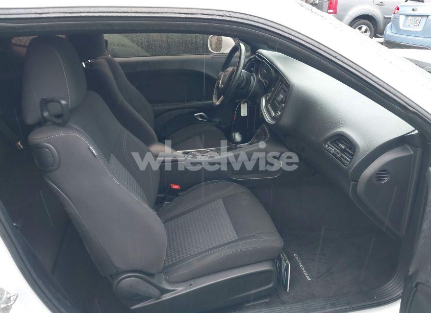 Photo 5 of 2016 Dodge Challenger SXT (VIN 2C3CDZAG7GH145371)