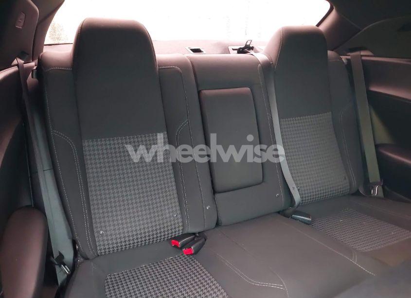 Photo 8 of 2016 Dodge Challenger SXT (VIN 2C3CDZAG7GH145371)