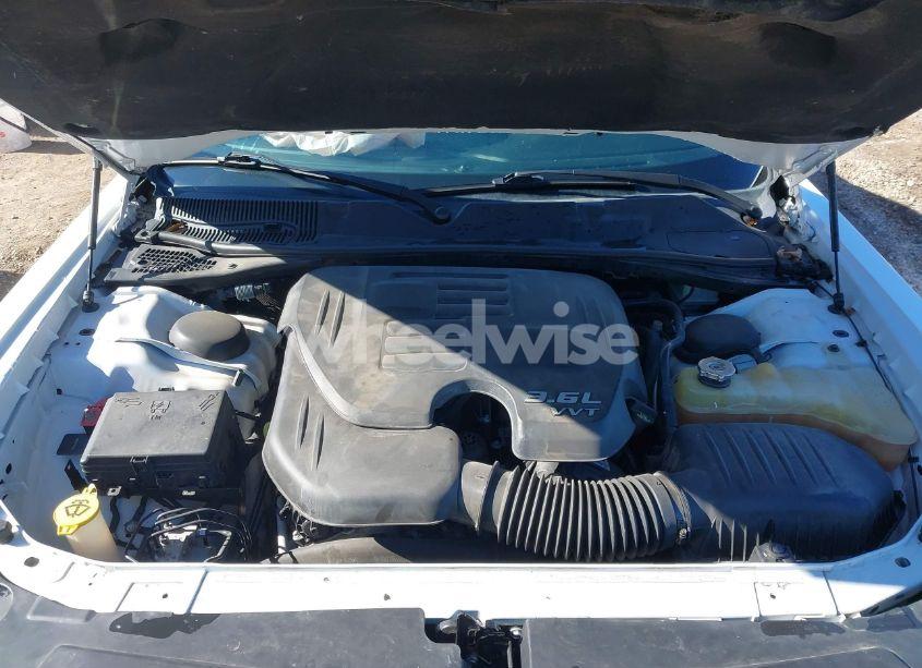 Photo 10 of 2016 Dodge Challenger SXT (VIN 2C3CDZAG7GH158430)