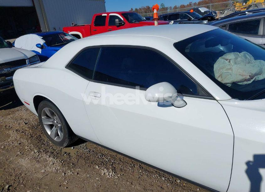 Photo 13 of 2016 Dodge Challenger SXT (VIN 2C3CDZAG7GH158430)