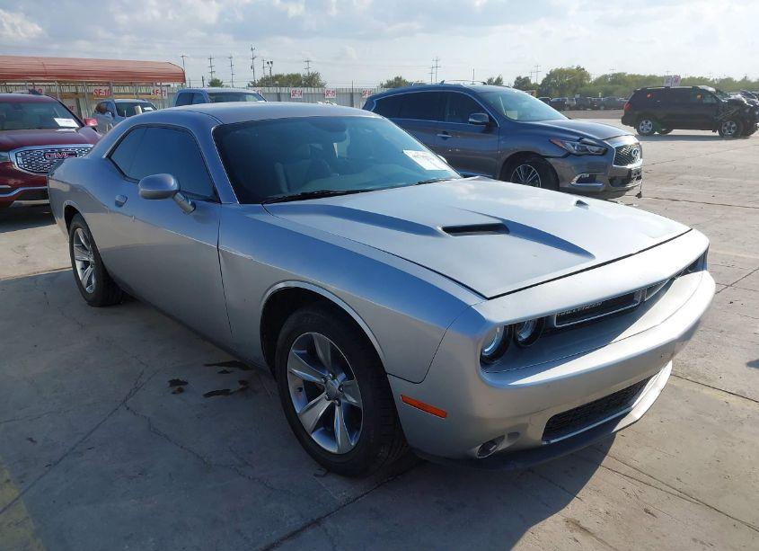 2016 Dodge Challenger SXT (VIN 2C3CDZAG7GH172442) main photo
