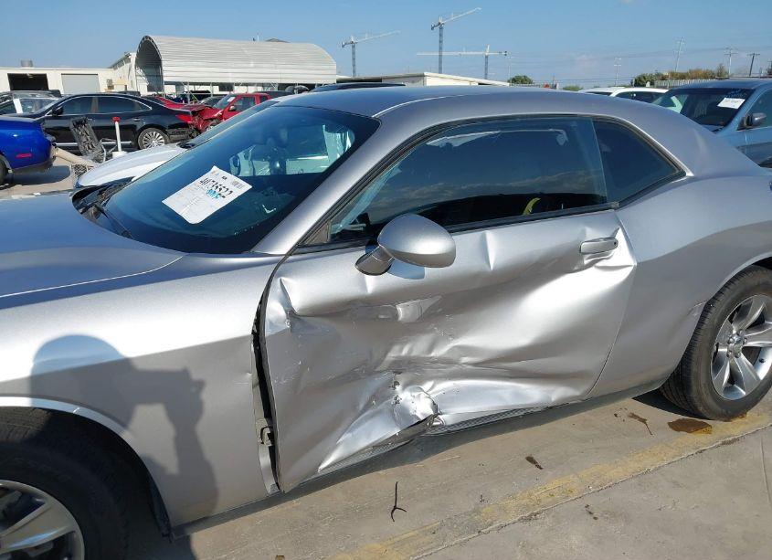 Photo 6 of 2016 Dodge Challenger SXT (VIN 2C3CDZAG7GH172442)