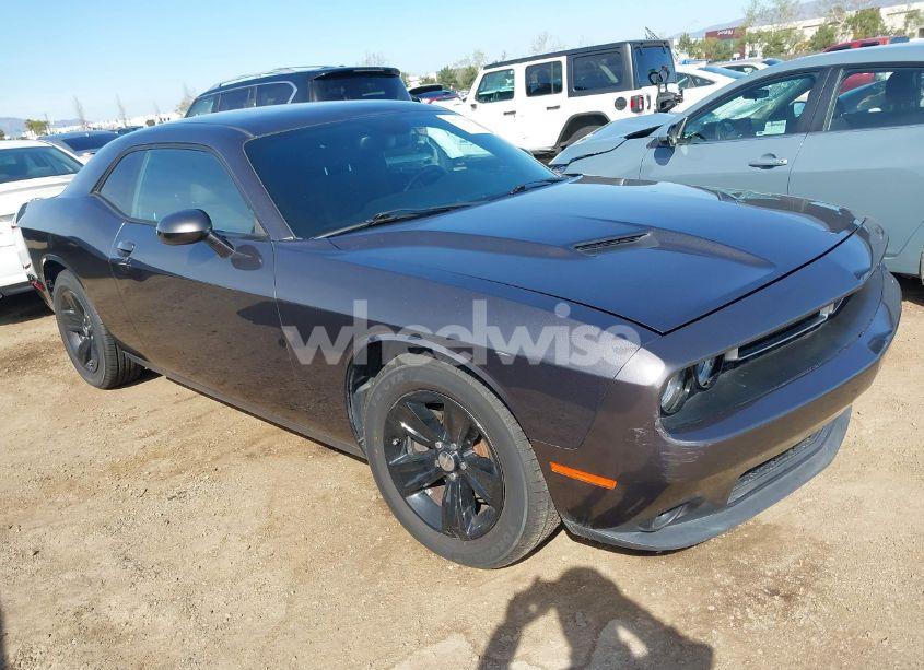 2016 Dodge Challenger SXT (VIN 2C3CDZAG7GH213510) main photo