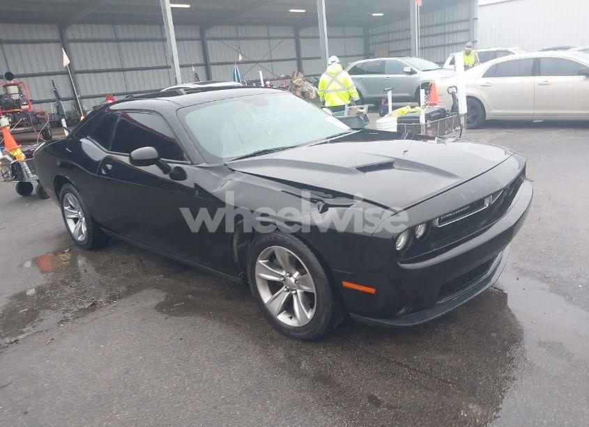 2016 Dodge Challenger SXT (VIN 2C3CDZAG7GH275022) main photo