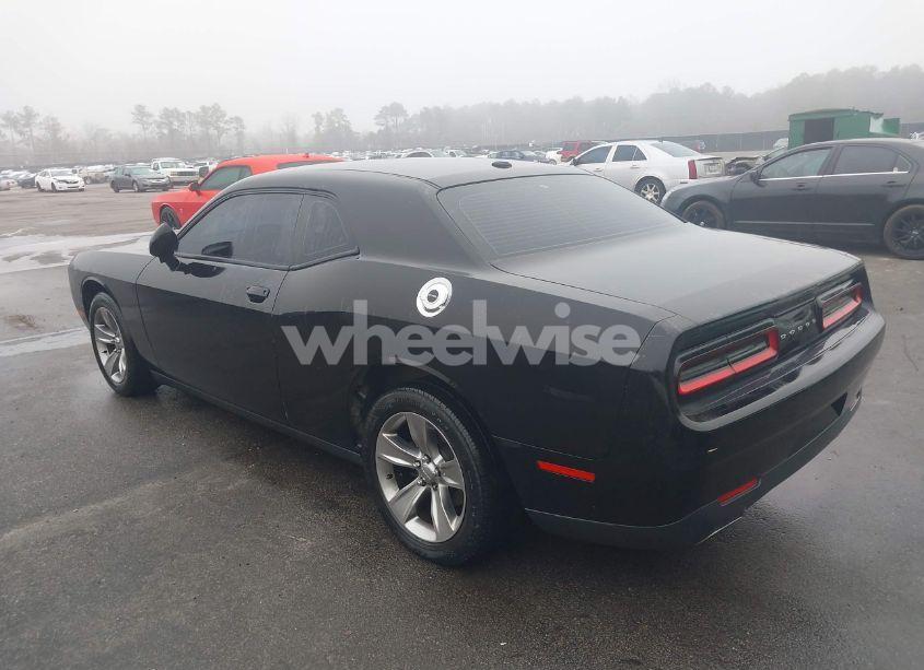 Photo 3 of 2016 Dodge Challenger SXT (VIN 2C3CDZAG7GH275022)