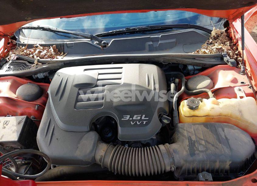 Photo 10 of 2016 Dodge Challenger SXT (VIN 2C3CDZAG7GH305524)