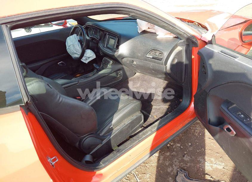 Photo 5 of 2016 Dodge Challenger SXT (VIN 2C3CDZAG7GH305524)