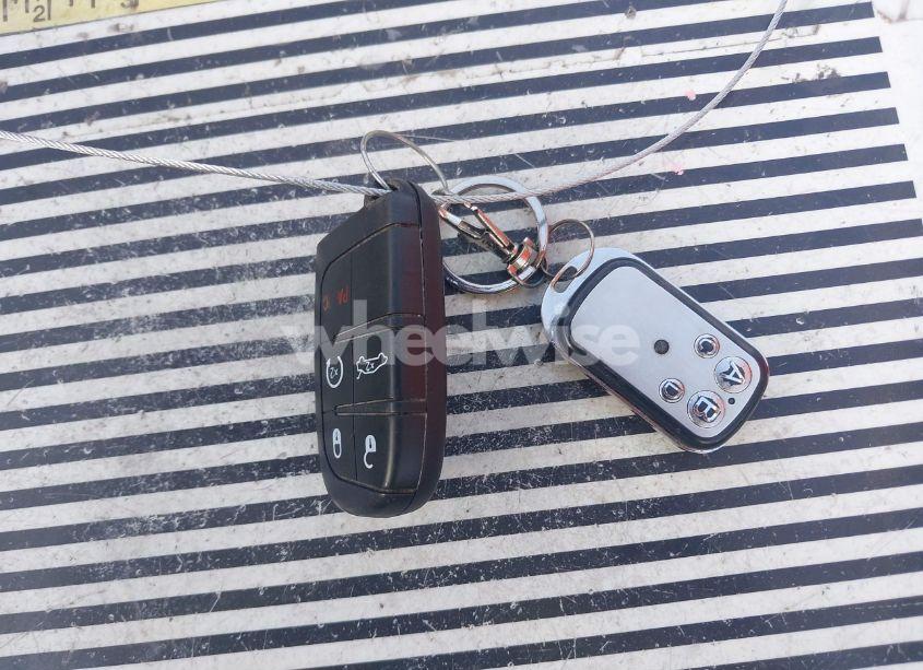 Photo 11 of 2016 Dodge Challenger SXT (VIN 2C3CDZAG7GH351905)