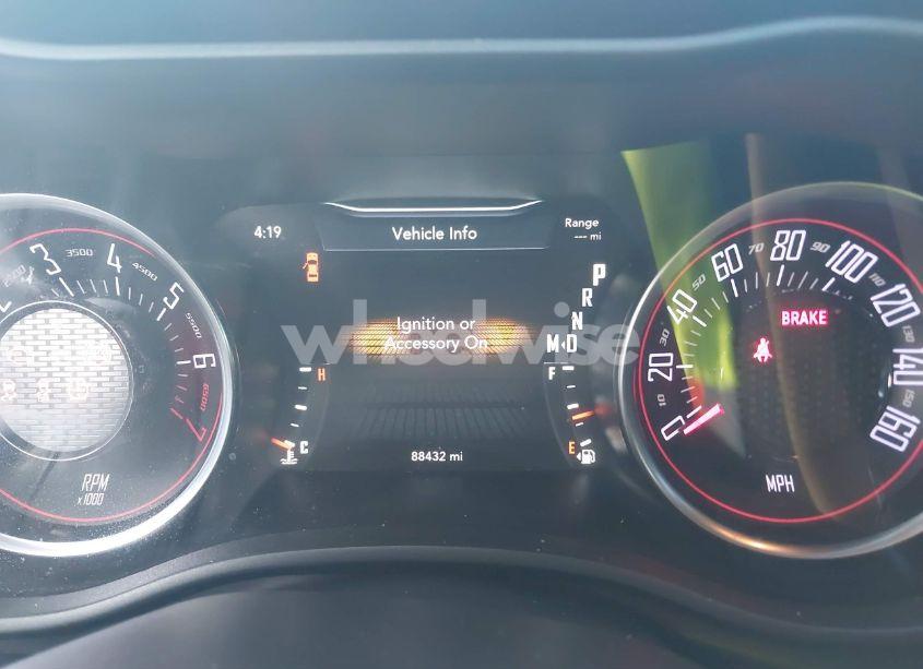 Photo 7 of 2016 Dodge Challenger SXT (VIN 2C3CDZAG7GH351905)