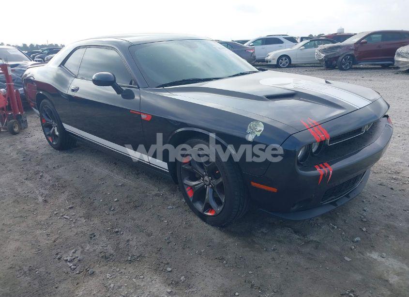 2017 Dodge Challenger SXT (VIN 2C3CDZAG7HH640672) main photo