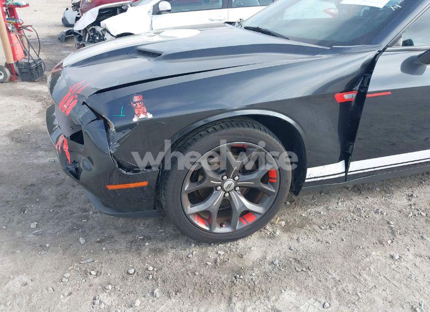 Photo 6 of 2017 Dodge Challenger SXT (VIN 2C3CDZAG7HH640672)