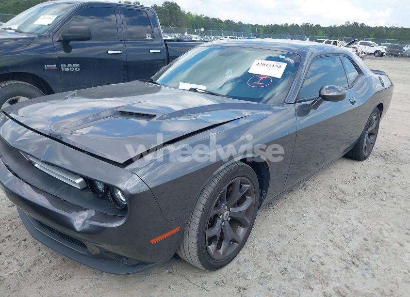 Photo 2 of 2018 Dodge Challenger SXT (VIN 2C3CDZAG7JH132871)
