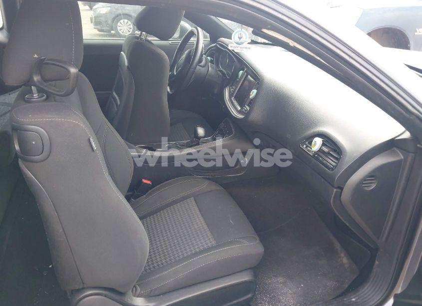 Photo 5 of 2018 Dodge Challenger SXT (VIN 2C3CDZAG7JH132871)