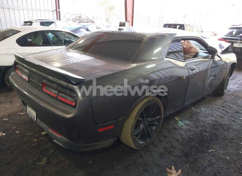 Photo 4 of 2018 Dodge Challenger SXT (VIN 2C3CDZAG7JH178152)