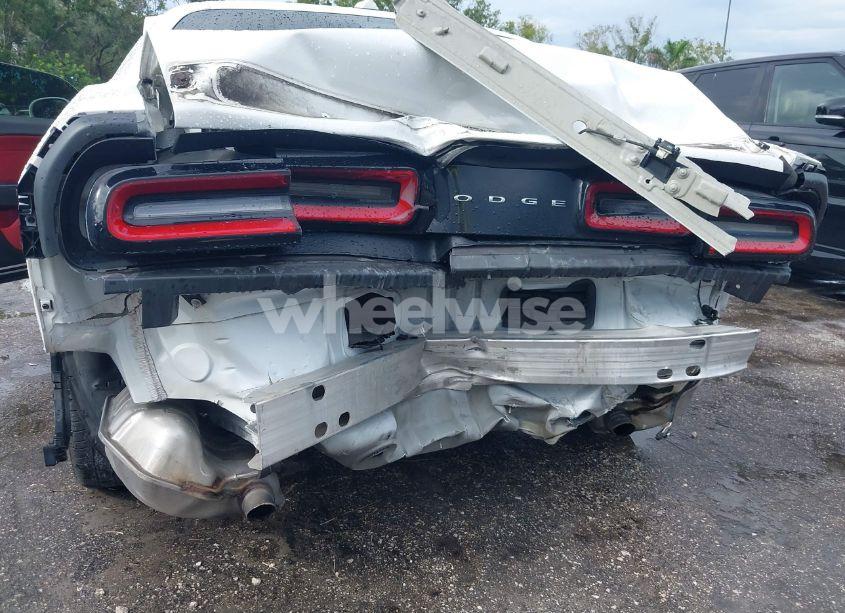 Photo 6 of 2018 Dodge Challenger SXT PLUS (VIN 2C3CDZAG7JH327692)