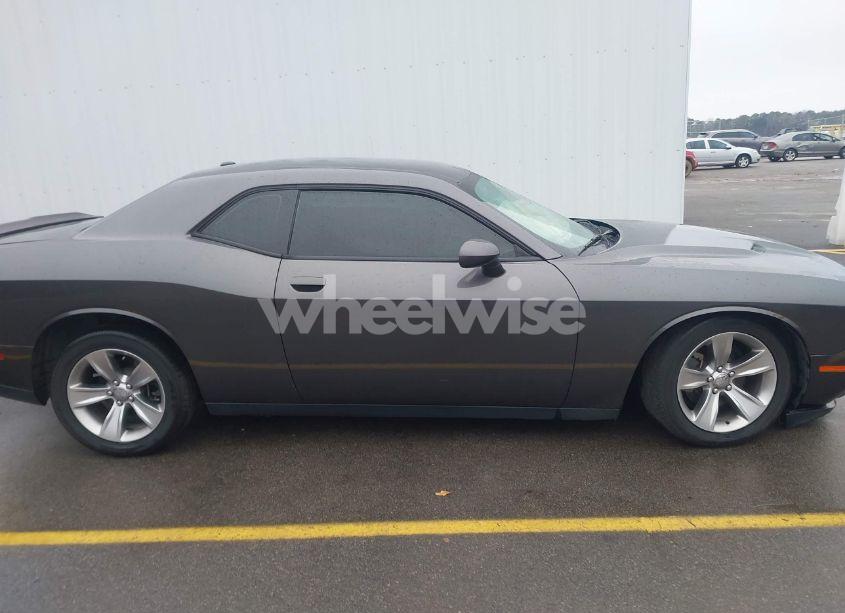 Photo 13 of 2018 Dodge Challenger SXT (VIN 2C3CDZAG7JH339406)