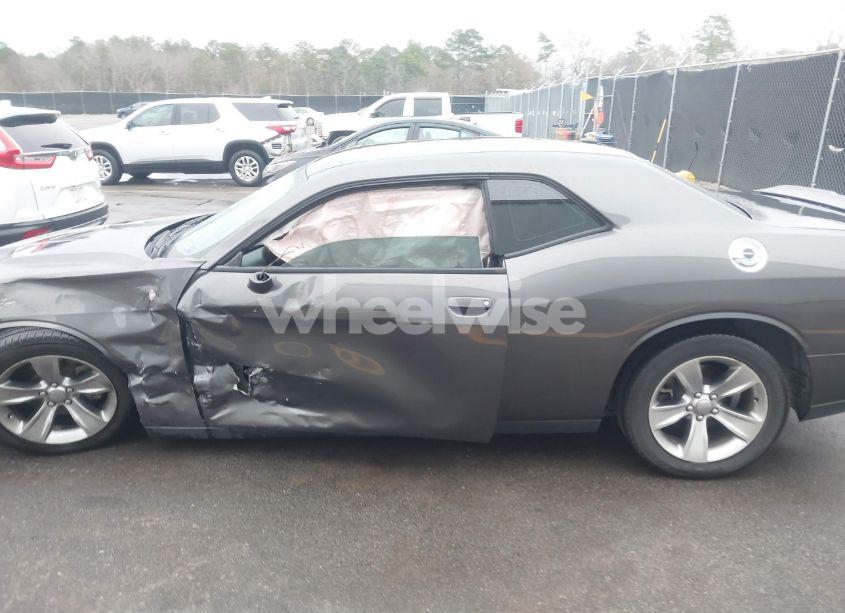 Photo 14 of 2018 Dodge Challenger SXT (VIN 2C3CDZAG7JH339406)