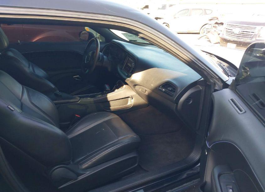 Photo 5 of 2019 Dodge Challenger SXT (VIN 2C3CDZAG7KH551305)