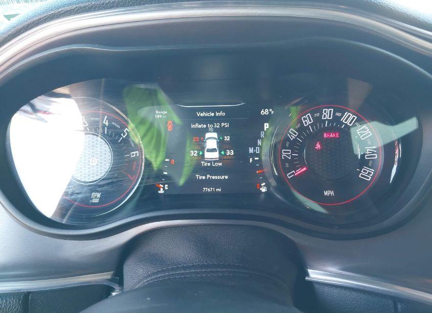 Photo 7 of 2019 Dodge Challenger SXT (VIN 2C3CDZAG7KH551305)