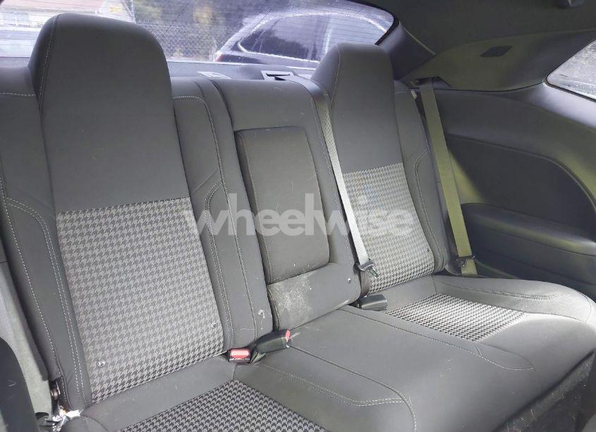 Photo 8 of 2019 Dodge Challenger SXT (VIN 2C3CDZAG7KH670018)