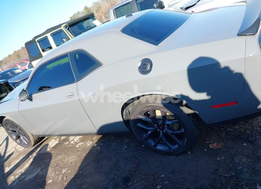 Photo 15 of 2019 Dodge Challenger SXT (VIN 2C3CDZAG7KH712154)