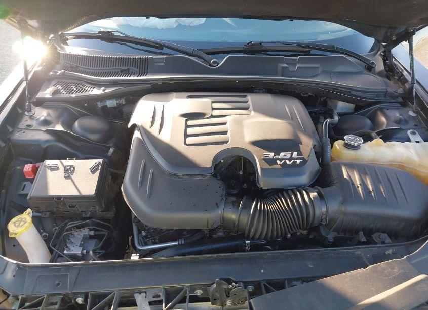 Photo 10 of 2019 Dodge Challenger SXT (VIN 2C3CDZAG7KH741346)