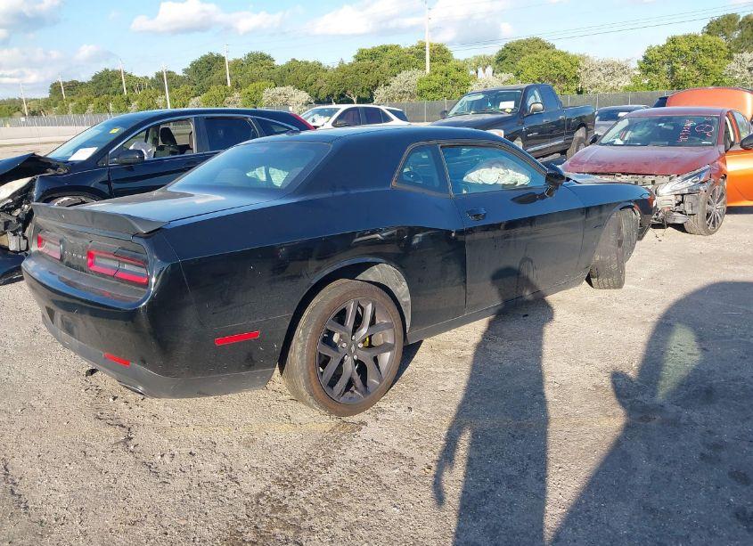 Photo 4 of 2019 Dodge Challenger SXT (VIN 2C3CDZAG7KH741346)