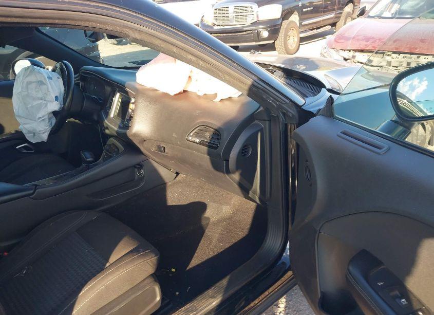 Photo 5 of 2019 Dodge Challenger SXT (VIN 2C3CDZAG7KH741346)