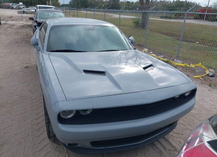 Photo 6 of 2020 Dodge Challenger SXT (VIN 2C3CDZAG7LH239910)