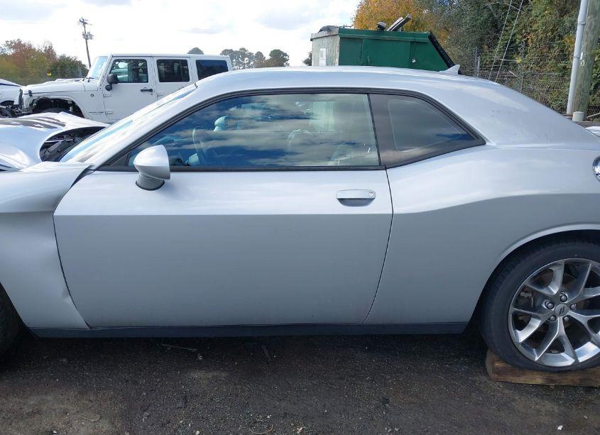 Photo 14 of 2021 Dodge Challenger SXT (VIN 2C3CDZAG7MH531316)