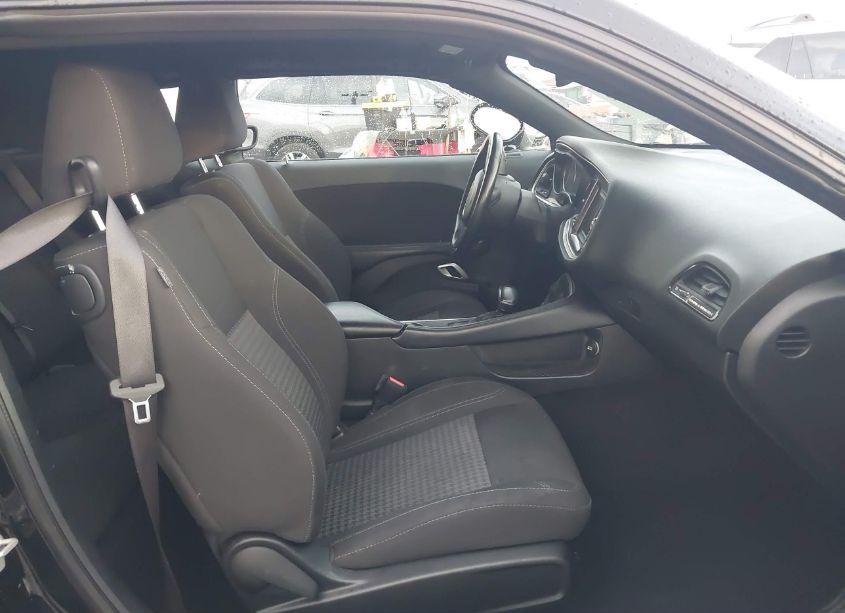 Photo 5 of 2021 Dodge Challenger SXT (VIN 2C3CDZAG7MH538475)