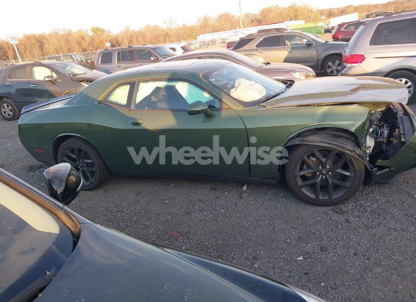 Photo 13 of 2021 Dodge Challenger SXT (VIN 2C3CDZAG7MH597297)