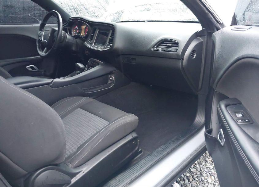 Photo 5 of 2021 Dodge Challenger SXT (VIN 2C3CDZAG7MH607293)