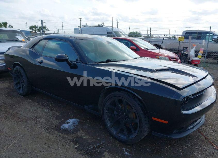2015 Dodge Challenger SXT (VIN 2C3CDZAG8FH703839) main photo