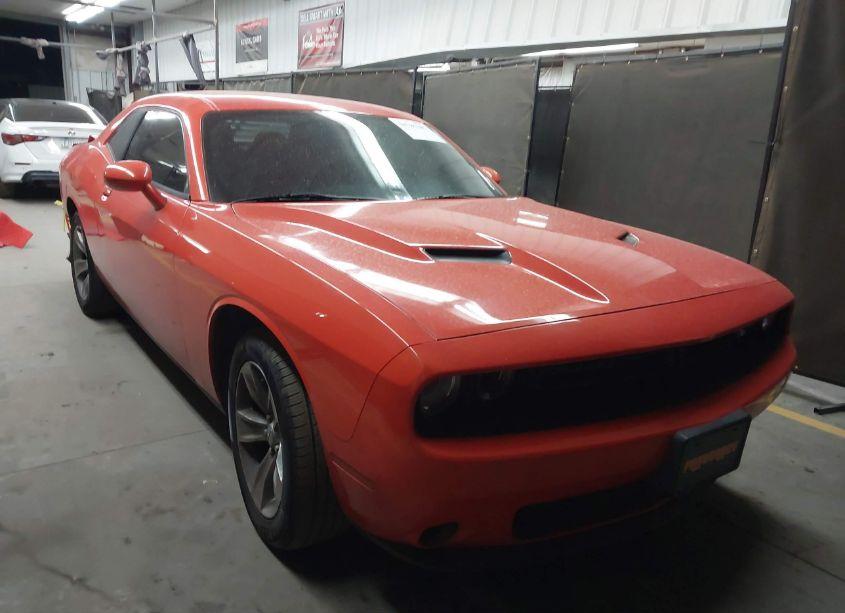 2016 Dodge Challenger SXT (VIN 2C3CDZAG8GH338709) main photo