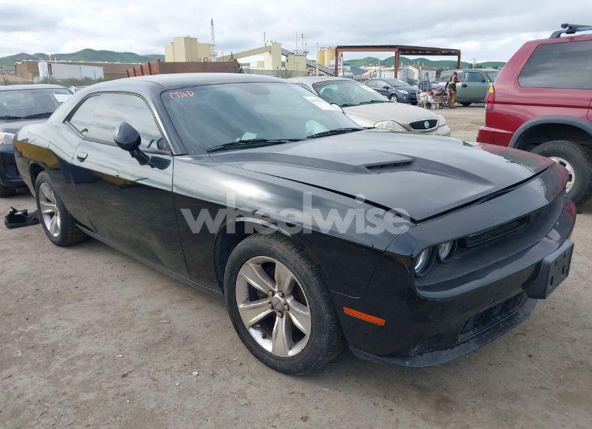 2017 Dodge Challenger SXT (VIN 2C3CDZAG8HH550494) main photo