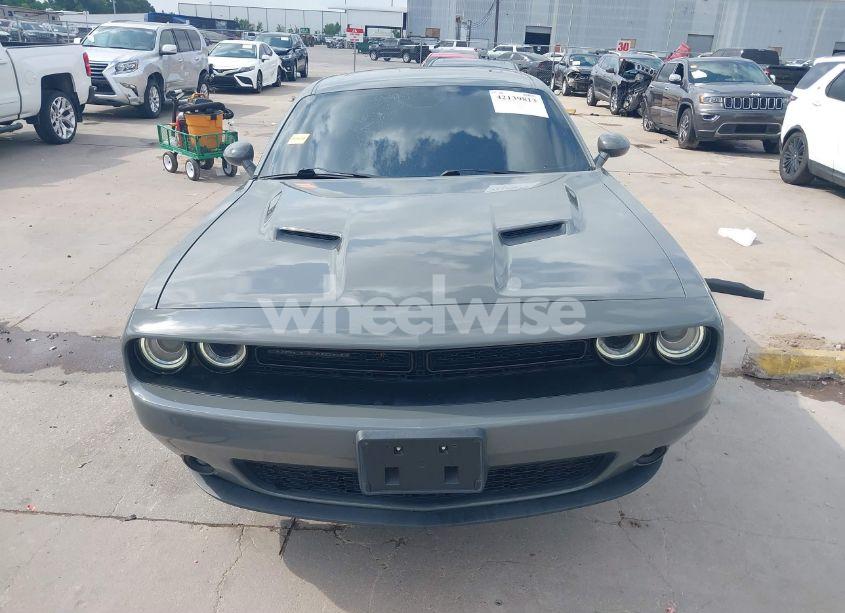 Photo 13 of 2018 Dodge Challenger SXT (VIN 2C3CDZAG8JH110801)