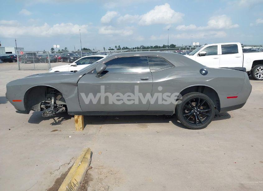 Photo 15 of 2018 Dodge Challenger SXT (VIN 2C3CDZAG8JH110801)