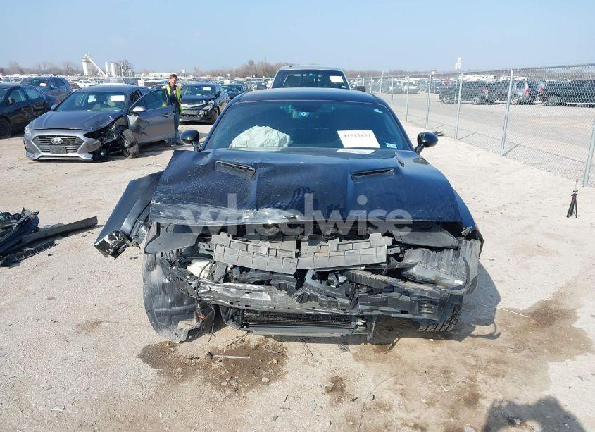 Photo 13 of 2018 Dodge Challenger SXT (VIN 2C3CDZAG8JH153213)