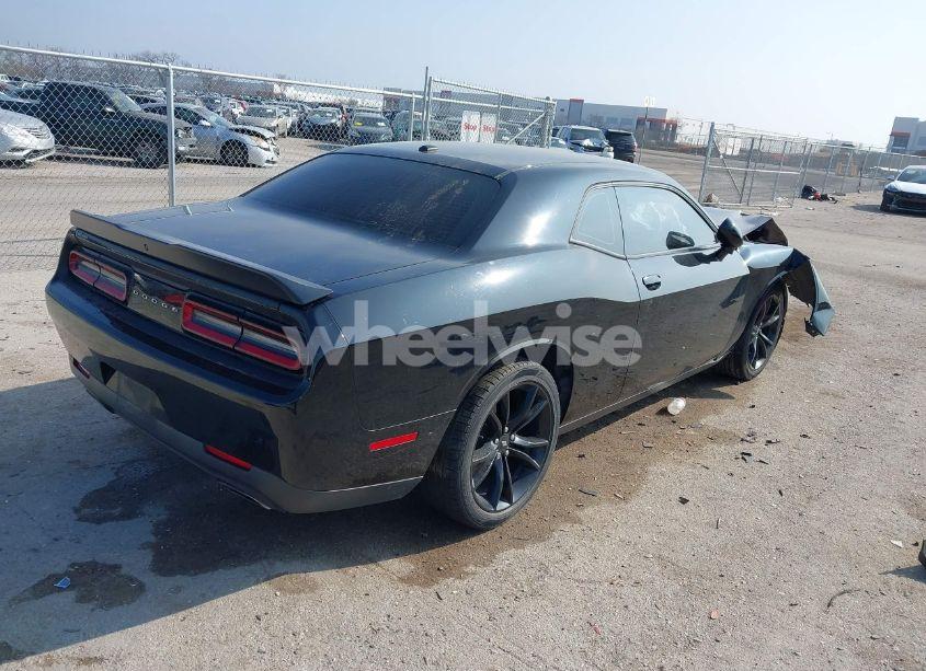 Photo 4 of 2018 Dodge Challenger SXT (VIN 2C3CDZAG8JH153213)