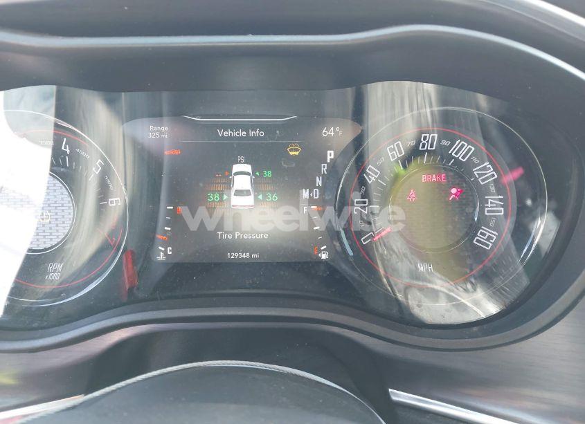 Photo 7 of 2018 Dodge Challenger SXT (VIN 2C3CDZAG8JH153213)