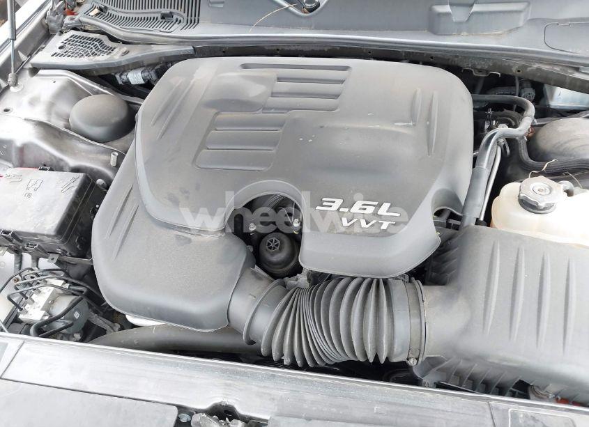 Photo 10 of 2018 Dodge Challenger SXT (VIN 2C3CDZAG8JH271214)