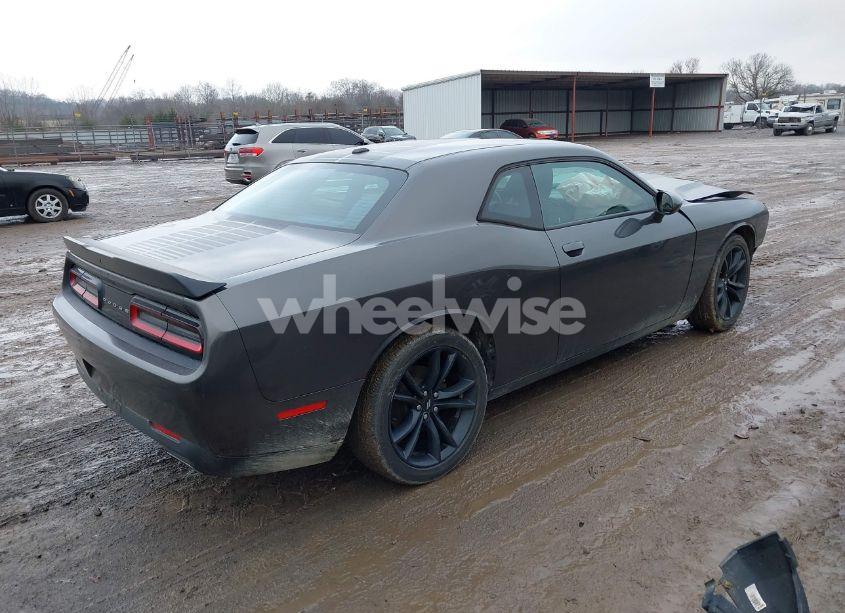 Photo 4 of 2018 Dodge Challenger SXT (VIN 2C3CDZAG8JH271214)