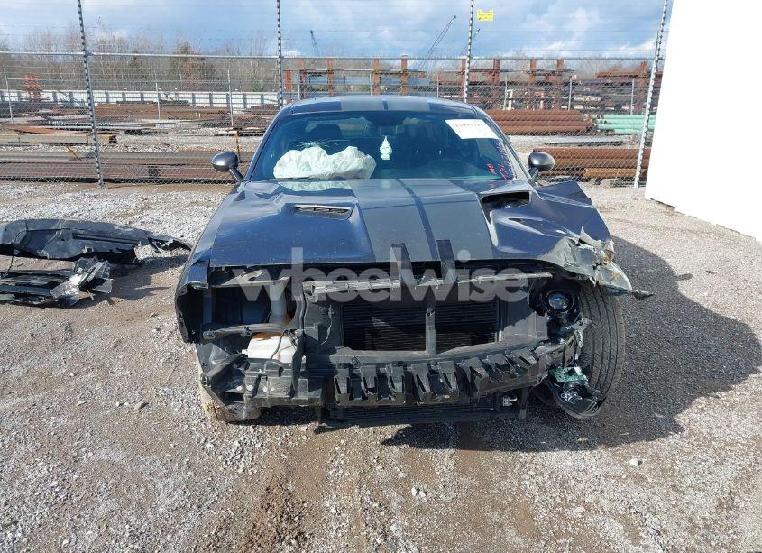 Photo 6 of 2018 Dodge Challenger SXT (VIN 2C3CDZAG8JH271214)