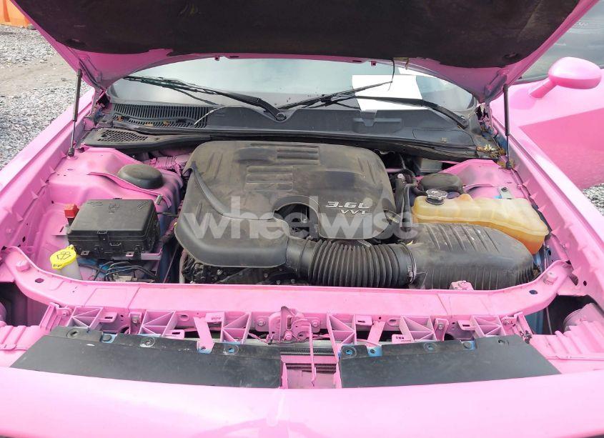 Photo 10 of 2018 Dodge Challenger SXT (VIN 2C3CDZAG8JH310769)