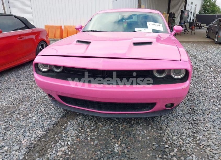 Photo 12 of 2018 Dodge Challenger SXT (VIN 2C3CDZAG8JH310769)