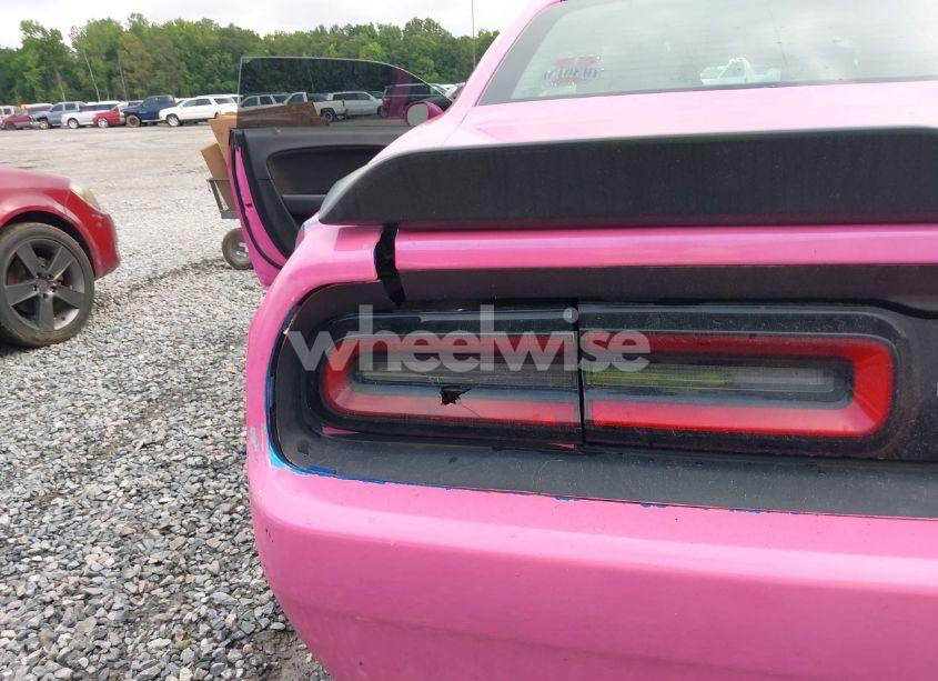 Photo 19 of 2018 Dodge Challenger SXT (VIN 2C3CDZAG8JH310769)