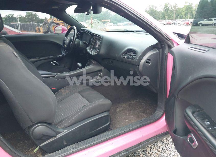 Photo 5 of 2018 Dodge Challenger SXT (VIN 2C3CDZAG8JH310769)