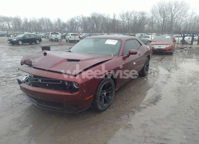 Photo 2 of 2019 Dodge Challenger SXT (VIN 2C3CDZAG8KH687717)